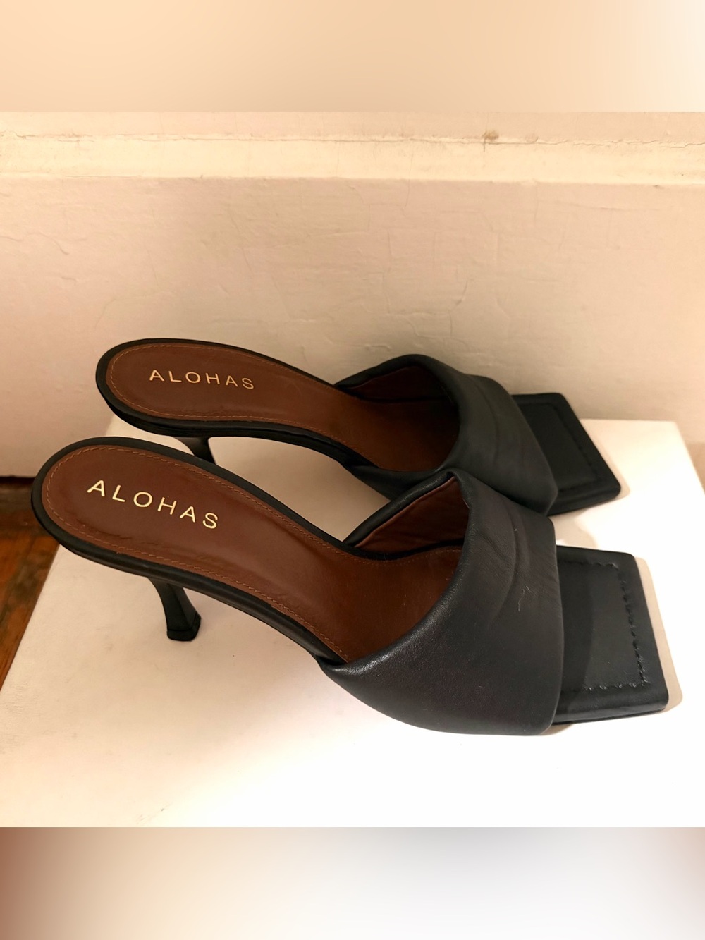 ALOHAS Black Leather Square Toe Mule Heels Size 38